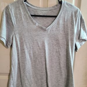 Gray v-neck tshirt